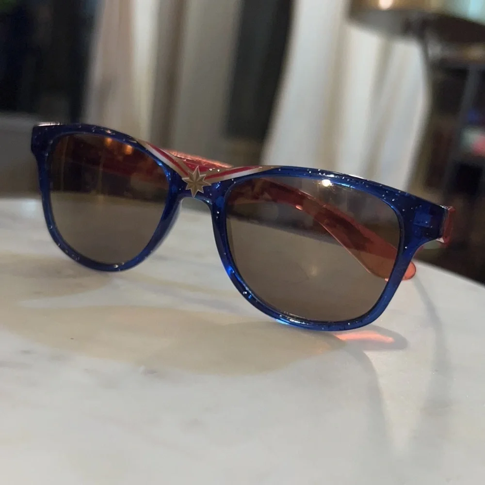 Youth kids Marvel Disney blue red & gold glitter Wonder Woman sunglasses​​​